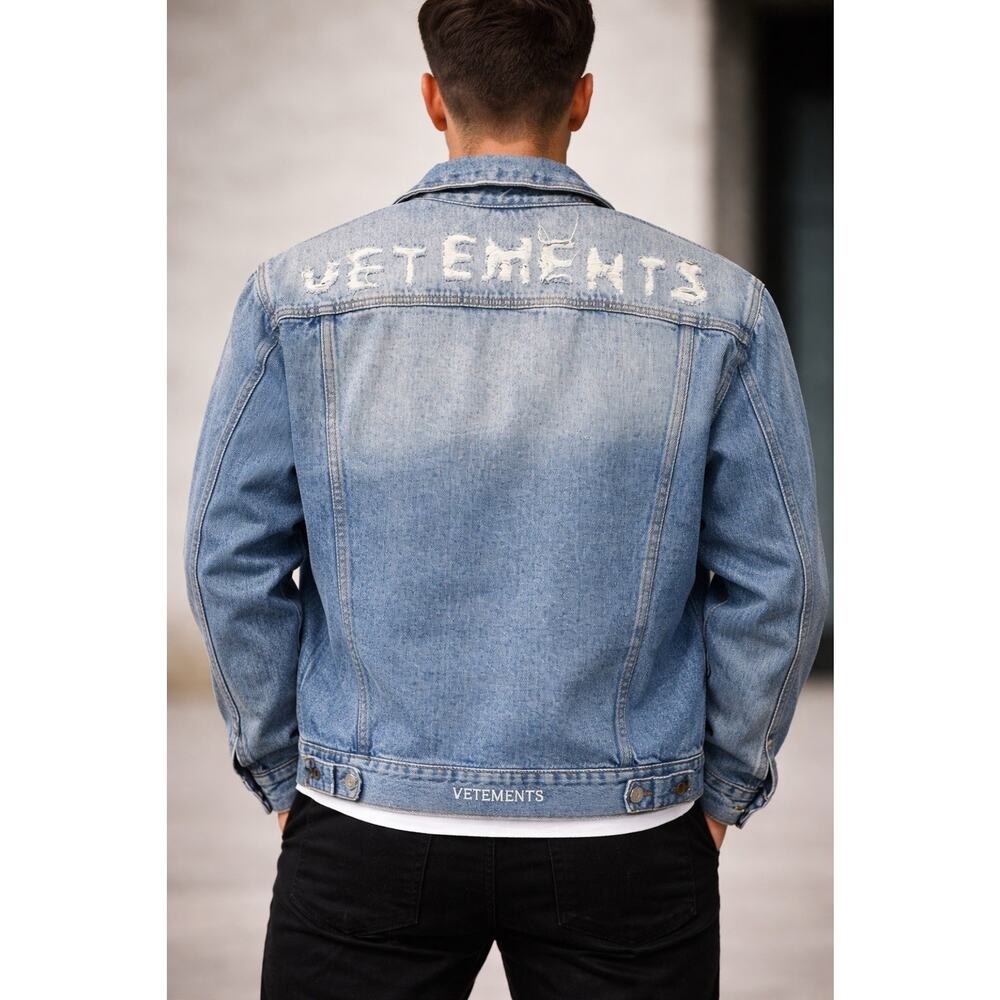 VETEMENTS Denim Jacket Distressed Logo Back XL Oversized Blue Fashion